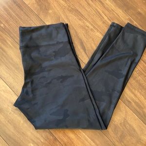 NWOT Vie Active Camo Shine Leggings